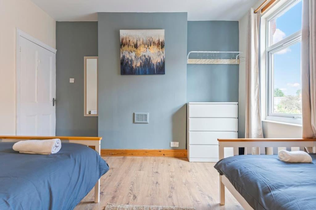 2 Bedroom And Street Parking Holiday home Nottingham
